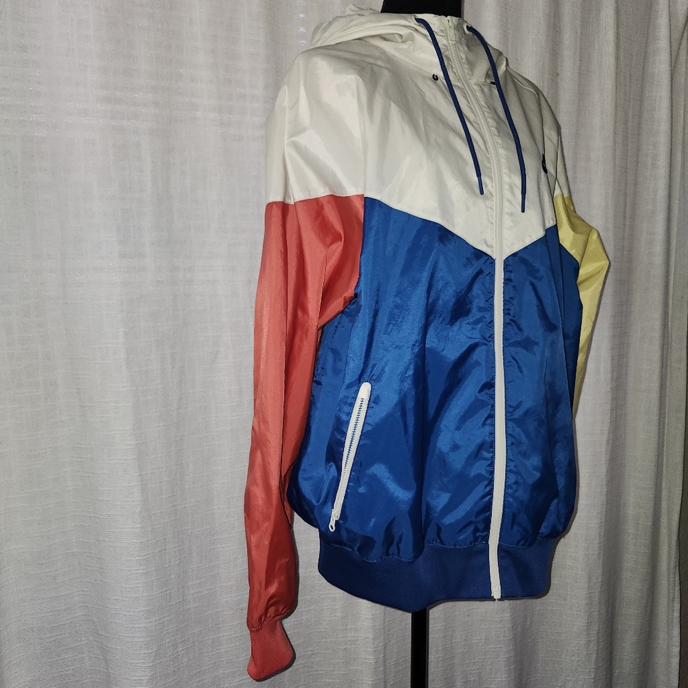 Nike Windrunner Jacket - image 3